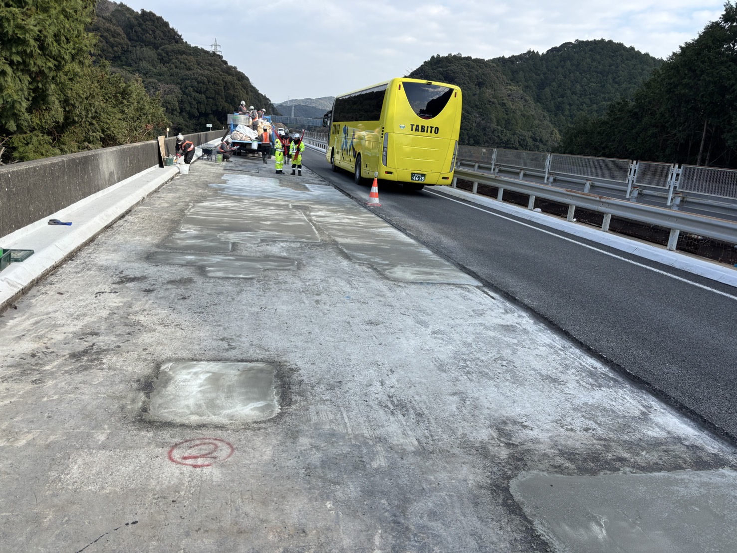 床版上面断面修復工